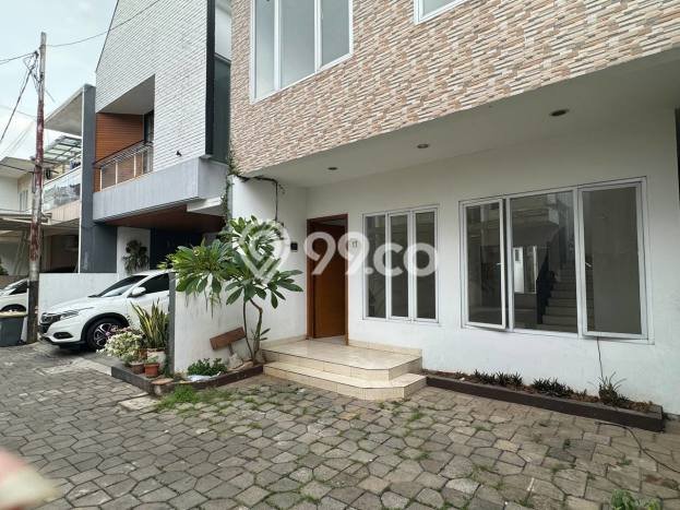 Jual Rumah Bagus Siap Huni LB 160m2 di Pasar Minggu, Jakarta Selatan Jual Rumah Bagus Siap Huni LB 160m2 di Pasar Minggu, Jakarta Selatan