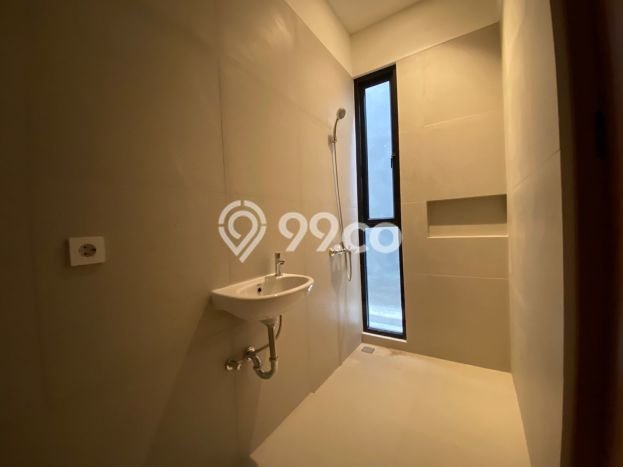 For Sale Rumah 4 Kamar Lokasi Ideal Bagus dan Strategis di Cinere For Sale Rumah 4 Kamar Lokasi Ideal Bagus dan Strategis di Cinere