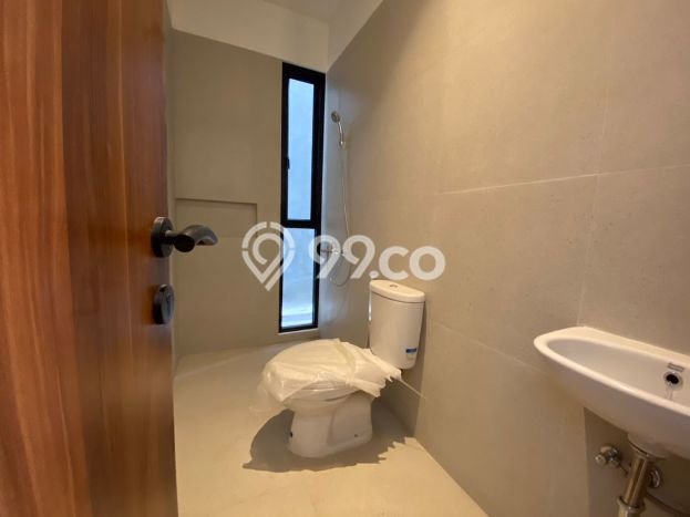 For Sale Rumah 4 Kamar Lokasi Ideal Bagus dan Strategis di Cinere For Sale Rumah 4 Kamar Lokasi Ideal Bagus dan Strategis di Cinere