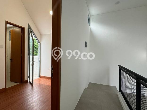 Rumah Luas Asri 3 KT Siap Huni di Lebak Bulus Jakarta Selatan Rumah Luas Asri 3 KT Siap Huni di Lebak Bulus Jakarta Selatan