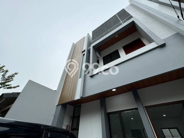 For Sale Rumah 4 Kamar Lokasi Ideal Bagus dan Strategis di Cinere For Sale Rumah 4 Kamar Lokasi Ideal Bagus dan Strategis di Cinere