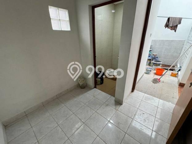 For Sale Rumah 4 Kamar Lokasi Ideal Bagus dan Strategis di Cinere For Sale Rumah 4 Kamar Lokasi Ideal Bagus dan Strategis di Cinere