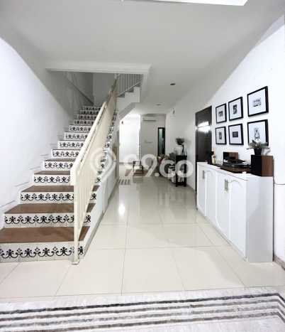 Rumah Luxury Modern Siap Huni di Pejaten Jakarta Selatan Rumah Luxury Modern Siap Huni di Pejaten Jakarta Selatan