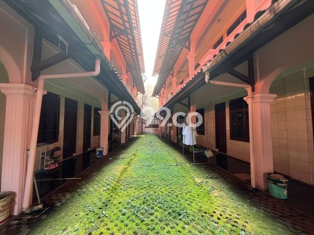 Kost Dijual di Margonda dengan 68 KT dan Luas 1885m2 Kost Dijual di Margonda dengan 68 KT dan Luas 1885m2