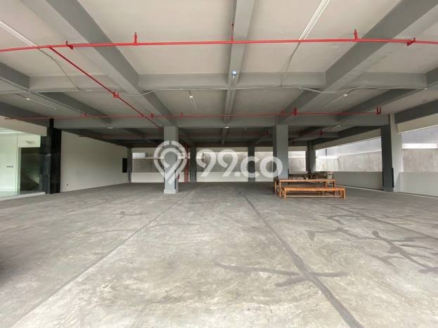 Kantor Lokasi Strategis di , Luas 4000m2m², Mainroad Kantor Lokasi Strategis di , Luas 4000m2m², Mainroad
