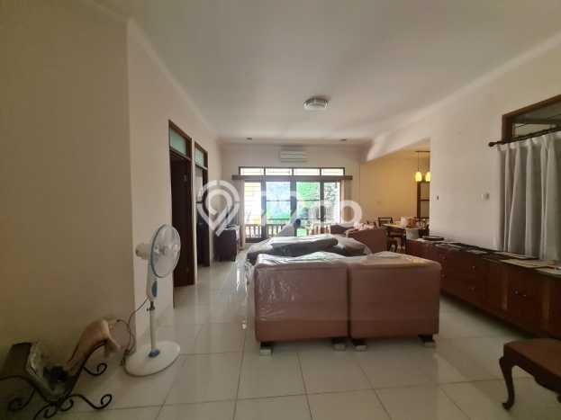 Hunian Mewah Dijual LT 244m2 di Cinere, Depok Hunian Mewah Dijual LT 244m2 di Cinere, Depok