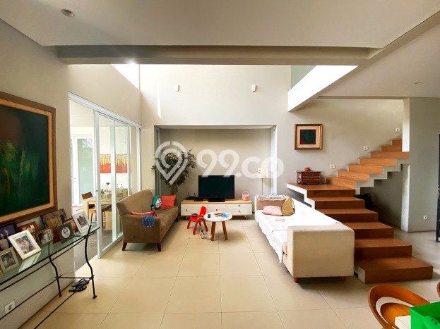 Rumah Elit Modern Siap Huni di Kemang Jakarta Selatan Rumah Elit Modern Siap Huni di Kemang Jakarta Selatan