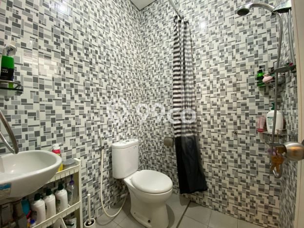 For Sale Rumah 2 Kamar Lokasi Ideal Bagus dan Strategis di Cinere For Sale Rumah 2 Kamar Lokasi Ideal Bagus dan Strategis di Cinere