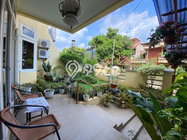 Rumah Mewah Dijual LT 208m2 di Cinere, Depok Rumah Mewah Dijual LT 208m2 di Cinere, Depok