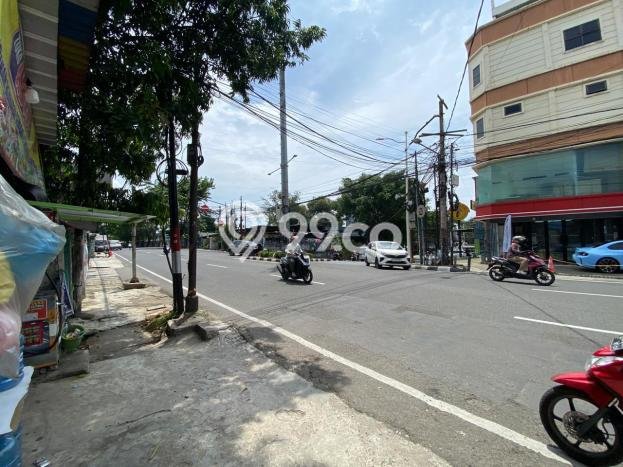 AREA PROSPEKTIF! Tanah Kawasan Kebayoran Lama, Luas 759m2m², Dekat Transportasi, Kawasan Berkembang AREA PROSPEKTIF! Tanah Kawasan Kebayoran Lama, Luas 759m2m², Dekat Transportasi, Kawasan Berkembang