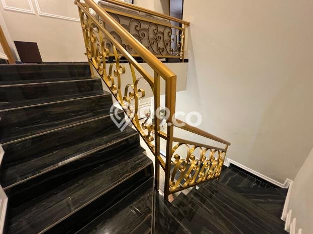 Hunian Elit LB 185m2 Siap Pakai Desain Elegan di CIREUNDEU, Tangerang Hunian Elit LB 185m2 Siap Pakai Desain Elegan di CIREUNDEU, Tangerang
