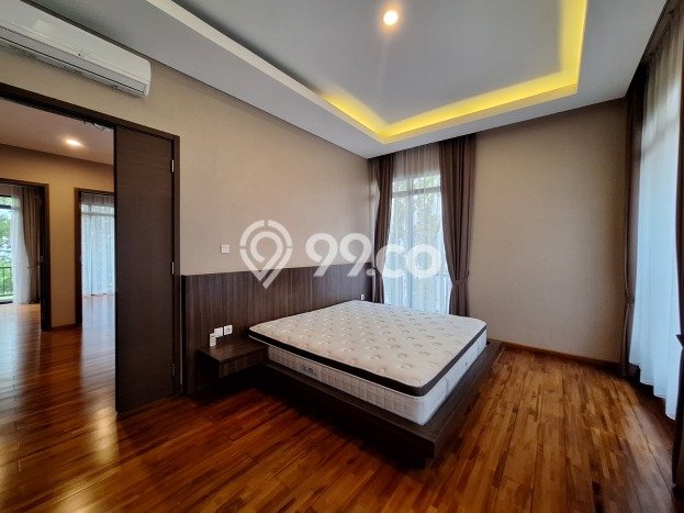 Rumah Elit Modern Tanpa Renovasi di Lebak Bulus Jakarta Selatan Rumah Elit Modern Tanpa Renovasi di Lebak Bulus Jakarta Selatan