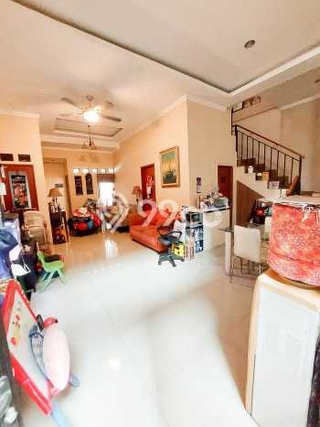 For Sale Rumah 3 Kamar Lokasi Strategis Nyaman dan Strategis di Ciputat For Sale Rumah 3 Kamar Lokasi Strategis Nyaman dan Strategis di Ciputat