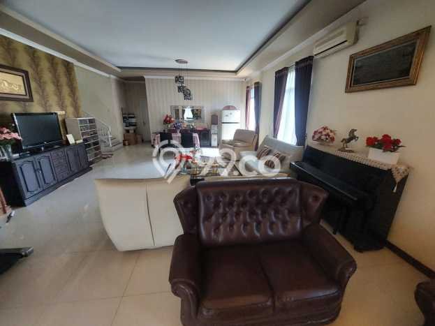 Hunian Elit LB 350m2 Siap Pakai Desain Elegan di Bintaro, Tangerang Selatan Hunian Elit LB 350m2 Siap Pakai Desain Elegan di Bintaro, Tangerang Selatan