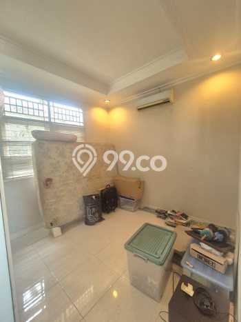 Rumah Elit LB 150m2 Siap Huni Desain Elegan di Bintaro, Tangerang Selatan Rumah Elit LB 150m2 Siap Huni Desain Elegan di Bintaro, Tangerang Selatan