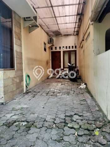 Rumah Strategis Modern Lb 100m2 di Ciputat, Tangerang Selatan Rumah Strategis Modern Lb 100m2 di Ciputat, Tangerang Selatan