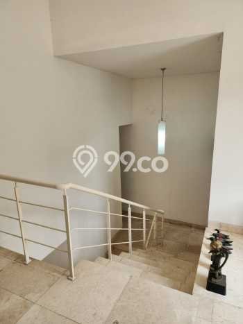 Rumah Eksklusif Siap Huni LT 180m2 di BSD, Tangerang Selatan Rumah Eksklusif Siap Huni LT 180m2 di BSD, Tangerang Selatan