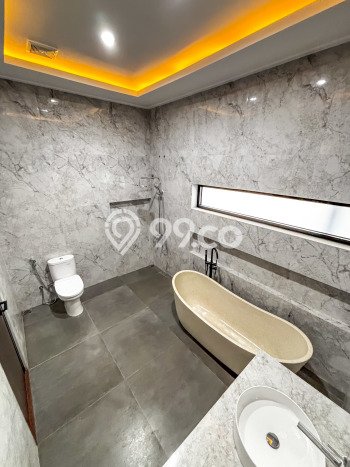 Hunian Mewah LB 390m2 Siap Huni Desain Elegan di Bintaro, Tangerang Selatan Hunian Mewah LB 390m2 Siap Huni Desain Elegan di Bintaro, Tangerang Selatan