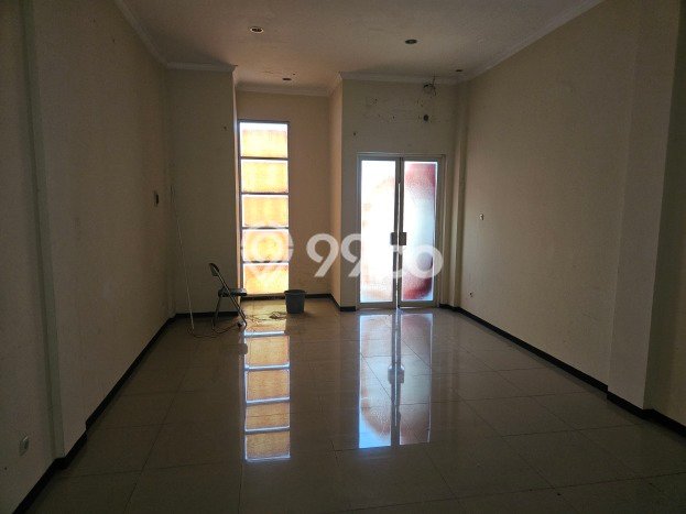 Untuk Dijual! Ruko di Jenggolo Sidoarjo LT 126m2 / LB 378m2 Kawasan Strategis Untuk Dijual! Ruko di Jenggolo Sidoarjo LT 126m2 / LB 378m2 Kawasan Strategis
