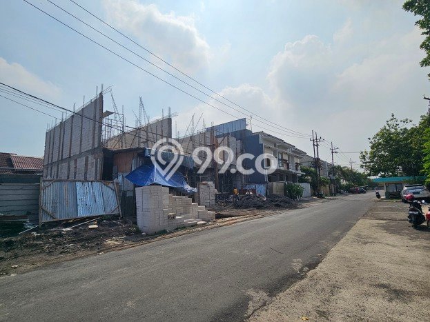 Rumah Luas Asri 4 KT Siap Huni di Kutisari Surabaya Rumah Luas Asri 4 KT Siap Huni di Kutisari Surabaya