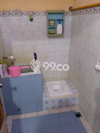 For Sale Rumah 4 Kamar Lokasi Ideal Bagus dan Strategis di Rungkut For Sale Rumah 4 Kamar Lokasi Ideal Bagus dan Strategis di Rungkut