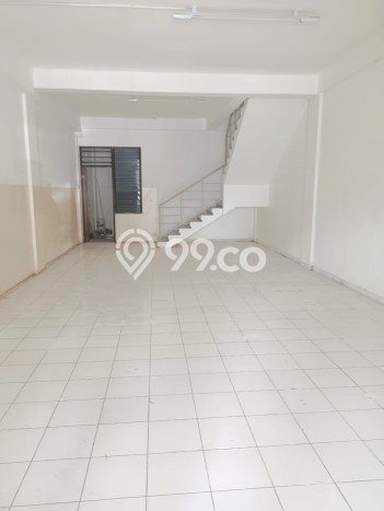 AREA KOMERSIAL! Ruko Disewakan Kawasan Wiyung, Luas 300m2m², Area Strategis, Siap Usaha AREA KOMERSIAL! Ruko Disewakan Kawasan Wiyung, Luas 300m2m², Area Strategis, Siap Usaha