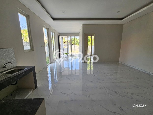 Rumah Elit Modern Tanpa Renovasi di Manyar Surabaya Rumah Elit Modern Tanpa Renovasi di Manyar Surabaya