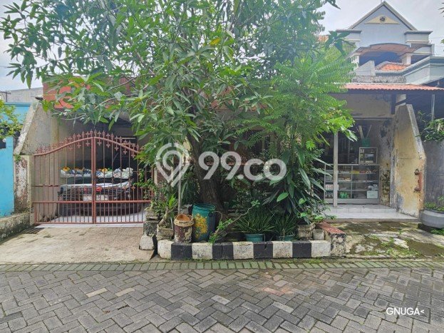 Jual Rumah Favorit Siap Huni LB 135m2 di Rungkut, Surabaya Jual Rumah Favorit Siap Huni LB 135m2 di Rungkut, Surabaya