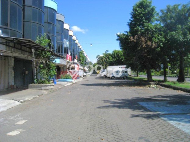 Ruko disewakan lokasi strategis Sedati Sidoarjo 330m2 Ruko disewakan lokasi strategis Sedati Sidoarjo 330m2