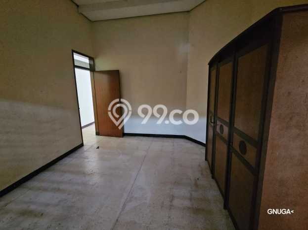 Rumah Elit Modern Tanpa Renovasi di Dharma Husada Surabaya Rumah Elit Modern Tanpa Renovasi di Dharma Husada Surabaya