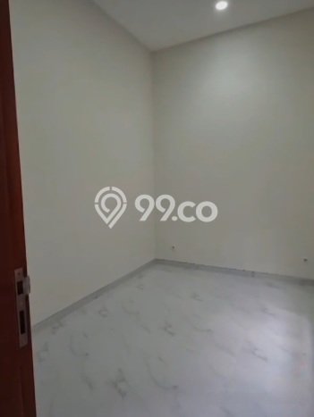 Lokasi terbaik! Rumah siap huni disewakan di Rungkut LB 225m2 Lokasi terbaik! Rumah siap huni disewakan di Rungkut LB 225m2