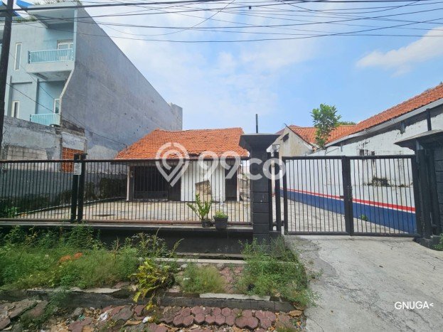 Lokasi strategis! Rumah siap pakai disewakan di Rungkut LB 100m2 Lokasi strategis! Rumah siap pakai disewakan di Rungkut LB 100m2