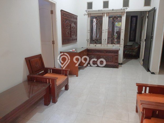 Lokasi terbaik! Rumah siap pakai dikontrakkan di Rungkut LB 144m2 Lokasi terbaik! Rumah siap pakai dikontrakkan di Rungkut LB 144m2