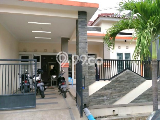 For Sale Rumah 4 Kamar Lokasi Ideal Bagus dan Strategis di Waru For Sale Rumah 4 Kamar Lokasi Ideal Bagus dan Strategis di Waru