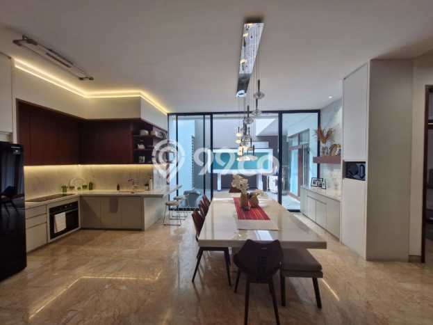Ready to Use! Premium House LT 300m2 Desain Elegan di Kedoya Baru Ready to Use! Premium House LT 300m2 Desain Elegan di Kedoya Baru