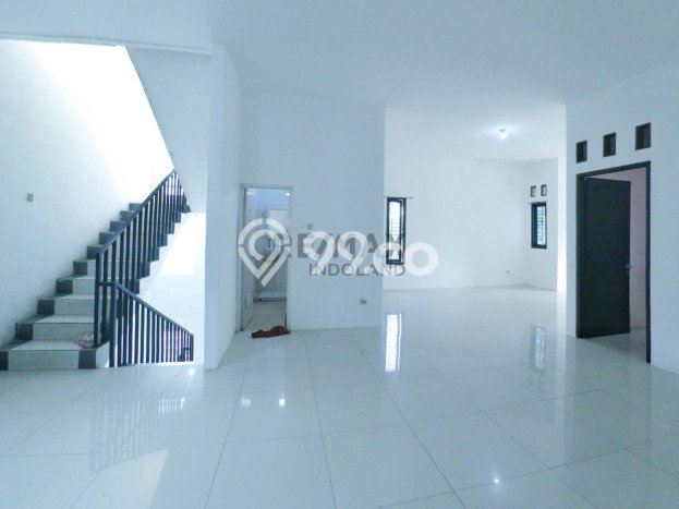 Rumah Lokasi Strategis di Joglo, Jakarta Barat, Luas 630m² LB 210m² Rumah Lokasi Strategis di Joglo, Jakarta Barat, Luas 630m² LB 210m²