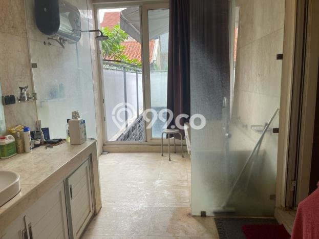 Rumah Modern di Pasar Minggu, Jakarta Selatan, LT 345m² LB 660m² Rumah Modern di Pasar Minggu, Jakarta Selatan, LT 345m² LB 660m²