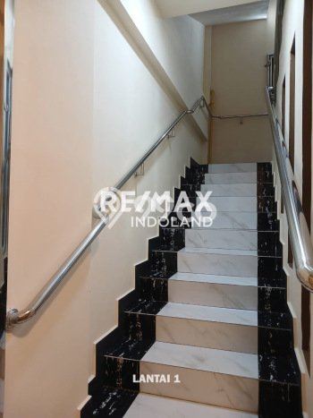 Unit Kantor Dijual di Kebayoran Baru Jakarta Selatan Luas Tanah 283m2, Luas Bangunan 662m2 Unit Kantor Dijual di Kebayoran Baru Jakarta Selatan Luas Tanah 283m2, Luas Bangunan 662m2