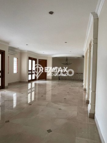 Ready to Use! Premium House LT 866m2 Desain Elegan di Pondok Indah Ready to Use! Premium House LT 866m2 Desain Elegan di Pondok Indah