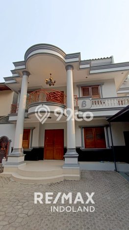 Rumah 5 KT 5 KM di Area Kebayoran Baru, Jakarta Selatan Rumah 5 KT 5 KM di Area Kebayoran Baru, Jakarta Selatan