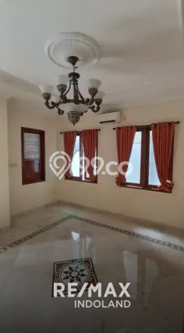 Rumah 5 KT 5 KM di Area Kebayoran Baru, Jakarta Selatan Rumah 5 KT 5 KM di Area Kebayoran Baru, Jakarta Selatan