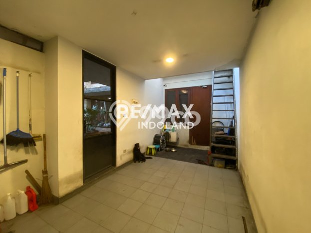 Rumah Asri di Kebayoran Baru, Dekat Kebayoran Baru, Jakarta Selatan, Jakarta Selatan - LT 276m² Rumah Asri di Kebayoran Baru, Dekat Kebayoran Baru, Jakarta Selatan, Jakarta Selatan - LT 276m²