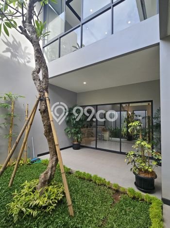 Rumah Mewah LB 400m2 Siap Huni Desain Elegan di BSD, Tangerang Rumah Mewah LB 400m2 Siap Huni Desain Elegan di BSD, Tangerang
