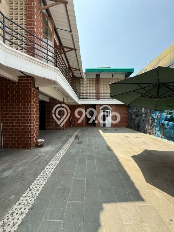 Unit Komersial Dijual di Jakarta Selatan LT 788m2 & LB 1000m2 Unit Komersial Dijual di Jakarta Selatan LT 788m2 & LB 1000m2