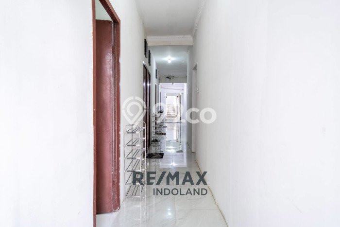 Unit Kost Dijual di Mampang Prapatan dengan 17 Kamar Tidur & Luas Bangunan 375m2 Unit Kost Dijual di Mampang Prapatan dengan 17 Kamar Tidur & Luas Bangunan 375m2