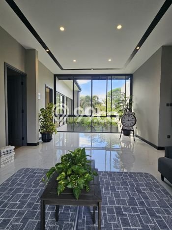 Rumah Mewah LB 400m2 Siap Huni Desain Elegan di BSD, Tangerang Rumah Mewah LB 400m2 Siap Huni Desain Elegan di BSD, Tangerang