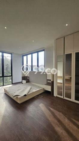 Hunian Mewah LB 328m2 Siap Pakai Desain Elegan di Meruya, Jakarta Barat Hunian Mewah LB 328m2 Siap Pakai Desain Elegan di Meruya, Jakarta Barat