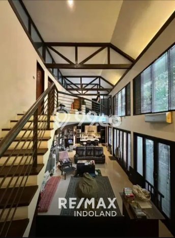 Rumah Asri di Kebayoran Baru, Dekat Kebayoran Baru, Jakarta Selatan, Jakarta Selatan - LT 276m² Rumah Asri di Kebayoran Baru, Dekat Kebayoran Baru, Jakarta Selatan, Jakarta Selatan - LT 276m²