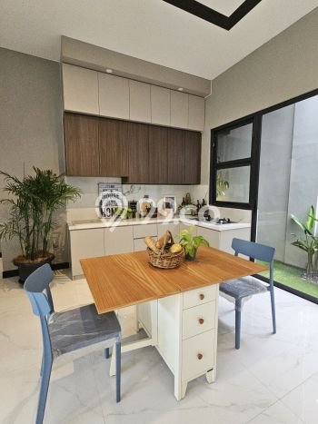 Rumah Mewah LB 400m2 Siap Huni Desain Elegan di BSD, Tangerang Rumah Mewah LB 400m2 Siap Huni Desain Elegan di BSD, Tangerang