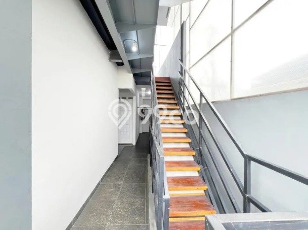 Rumah Kost untuk Dijual di Tomang Punya 33 Kamar Rumah Kost untuk Dijual di Tomang Punya 33 Kamar